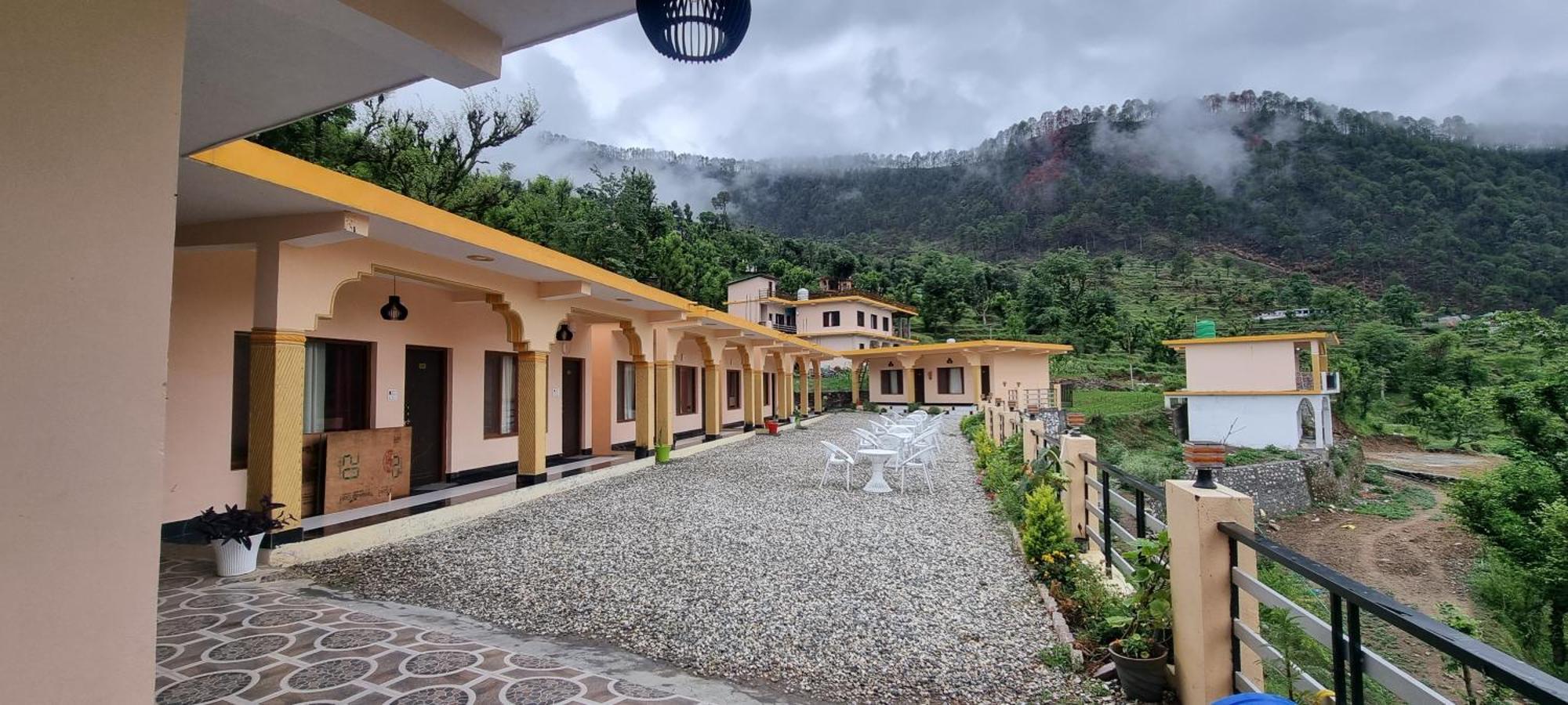 Shri Krishna Farms& Resorts Barkot Екстер'єр фото